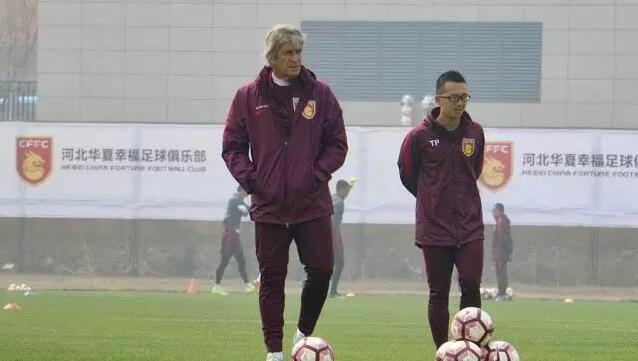 法甲德甲多队关注伊东纯也 尼斯处于领跑位置法国媒体TeamFootball报道，多支法国和德国球队有意引进兰斯的30岁进攻型中场伊东纯也。