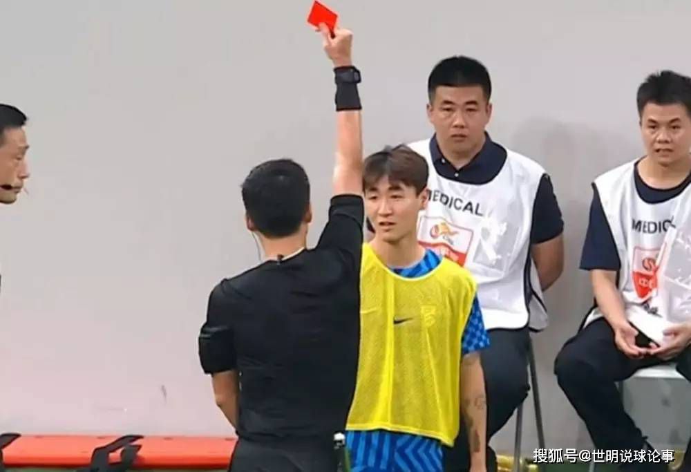 上半场补时3分钟，切尔西0-1纽卡。